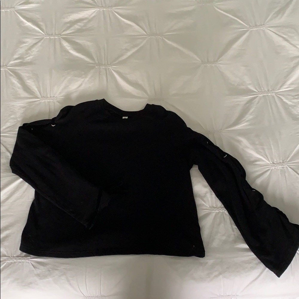 BLACK BP RIBBONED SLEEVE SWEATER